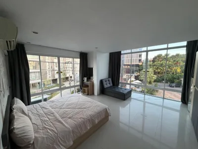 Studio-Apartment mit Kingsize-Bett — The CHU cafe / guesthouse